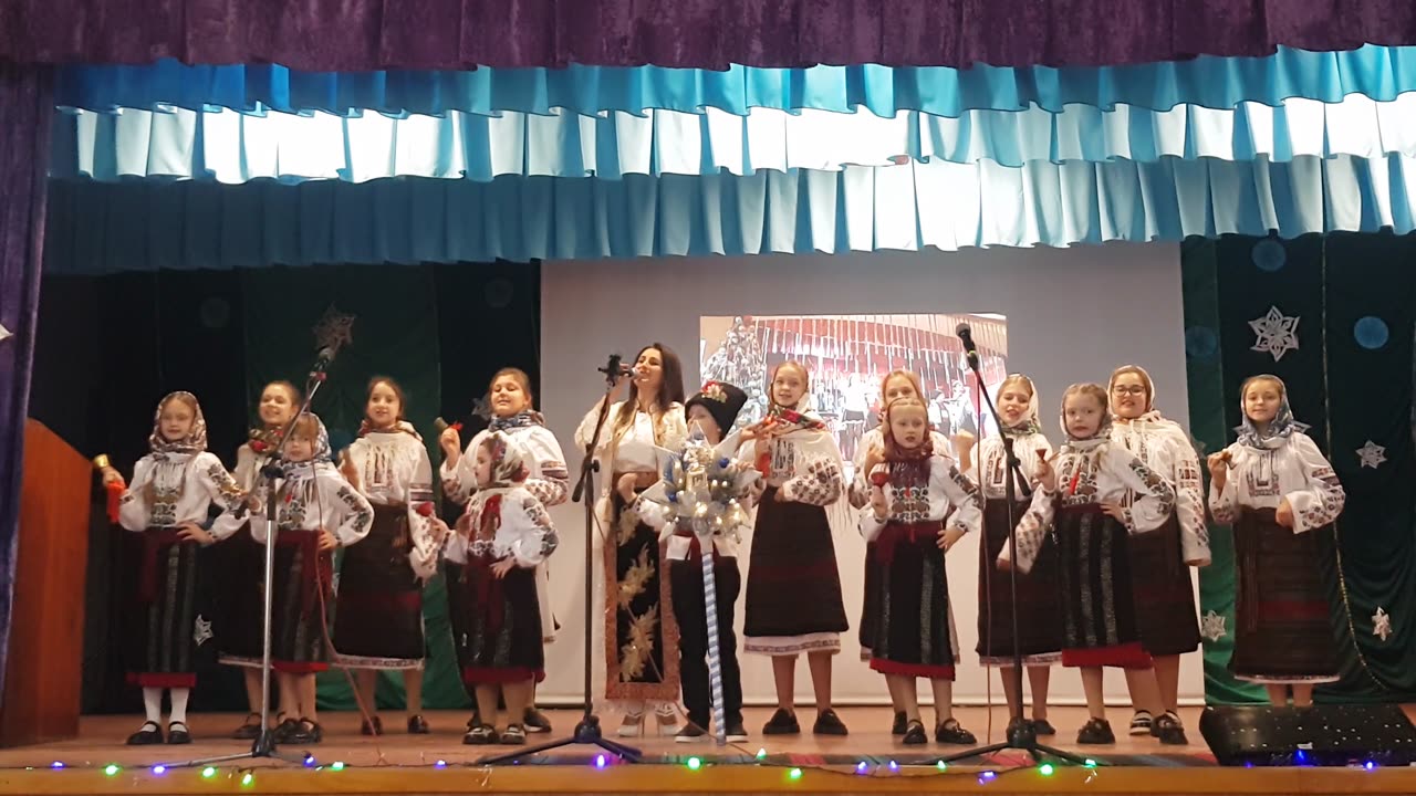 Colindă Grupurile vocale „Aura” și „Clopoțeii” Festivalul „Întâlnirile de iarnă” 30/44