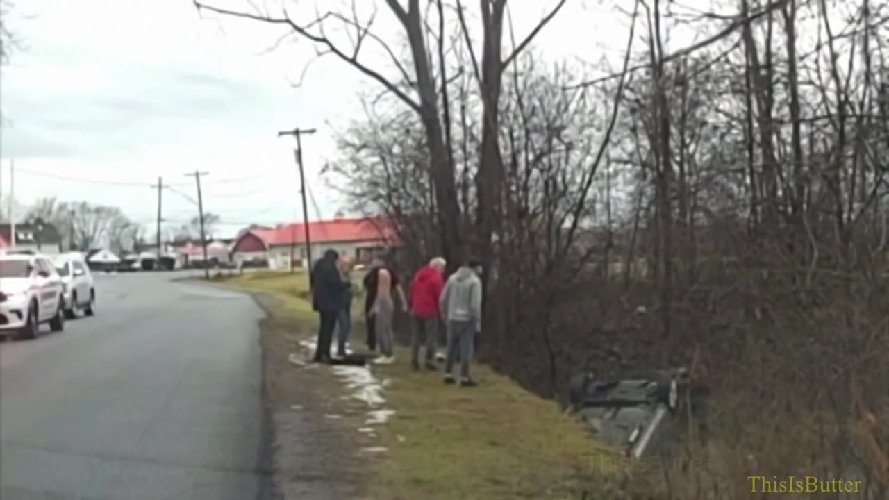 Niagara County Deputies rescue driver after car flips into ditch