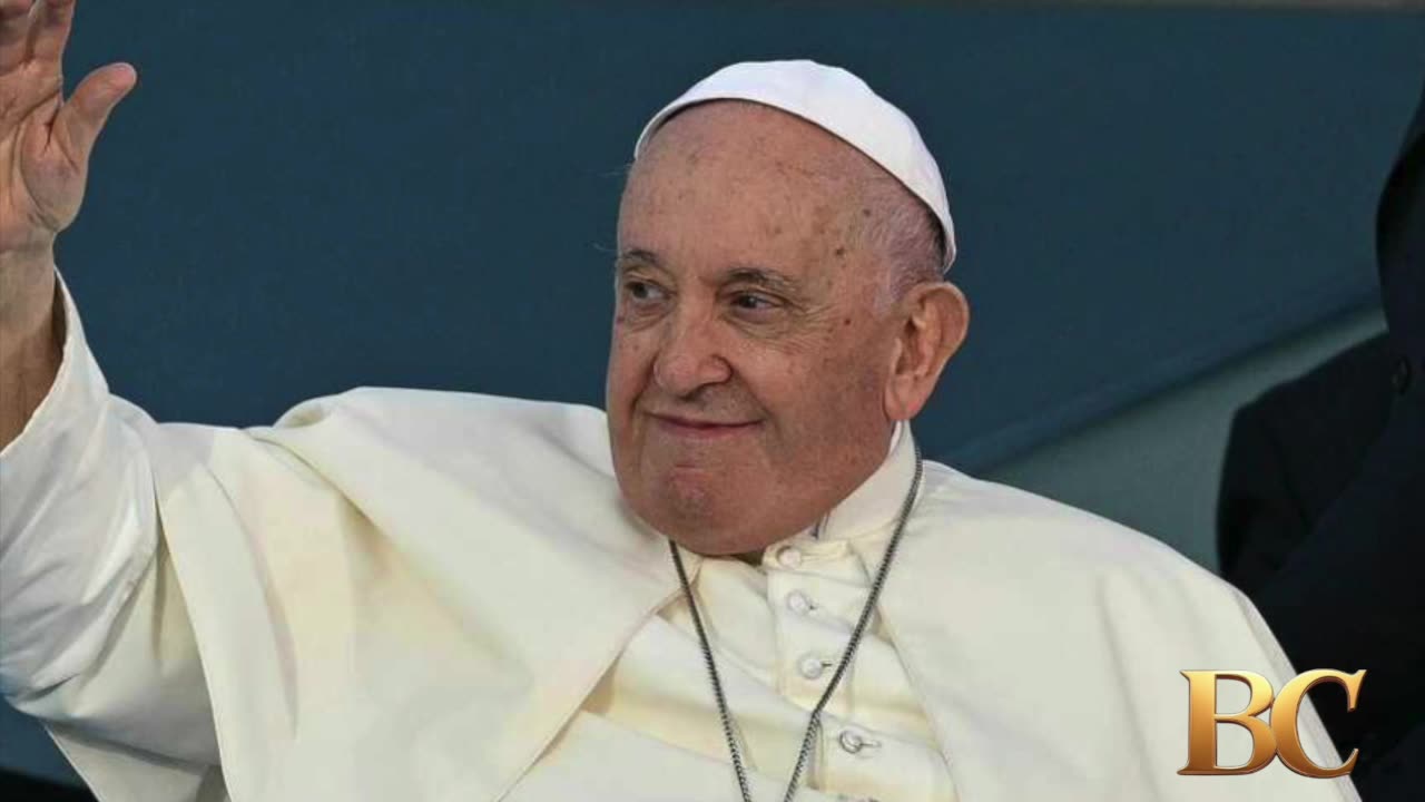 Pope Francis pens prayer thanking hospital staff, as he shows ‘mild improvement’