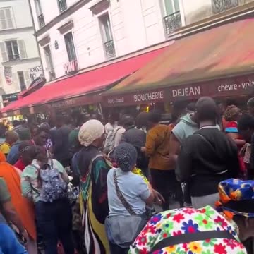 In many neighborhoods of Paris there are no French people but only Africans and