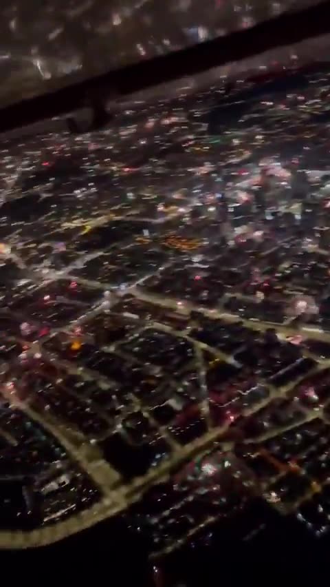 A post by a pilot who entered the year 2025 in the sky.