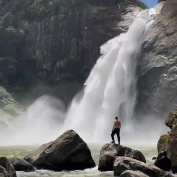 Discover the Stunning Waterfalls of Sri Lanka