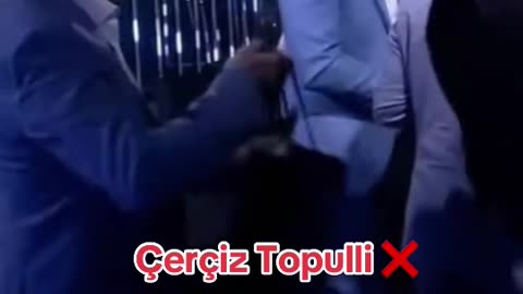 “Kush është ky” – Gjesti ngatërron Jezusin me figurën e Çerçiz Topullit (Video)