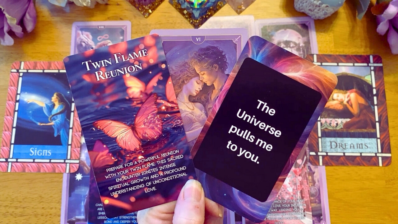 THIS PERSON WANTS TO REUNITE! 🥂 DESTINY AND FATE STEP IN 🔥 COLLECTIVE [LOVE TAROT READING]