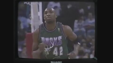 Vin Baker 18 Points @ Hornets, 1996-97.