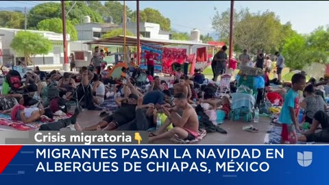 Migrantes varados en la frontera sur de México pasan la Navidad en albergues: "Es difícil"