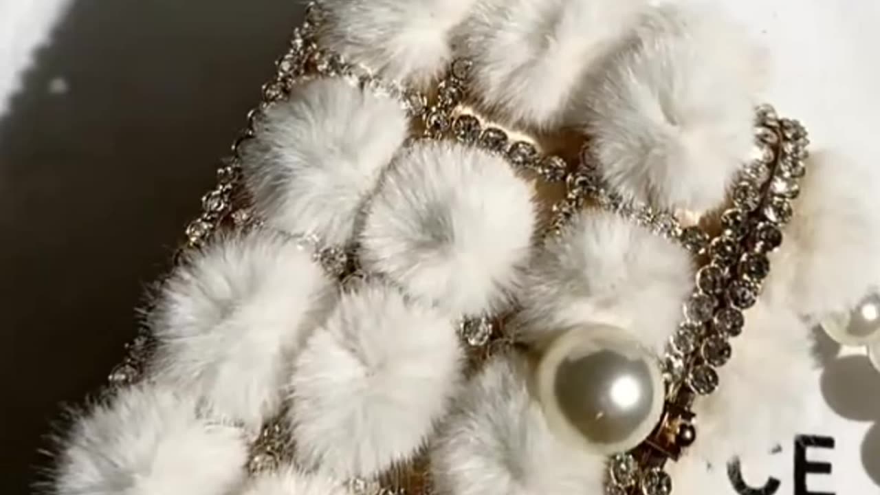 ITEM NO. 9 / Crystal Diamonds Evening Bag