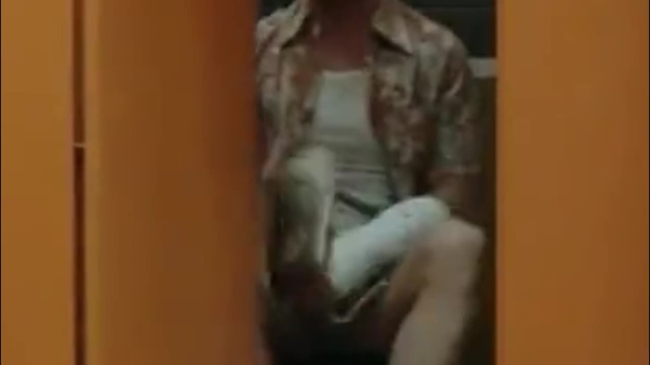 The way he struggles with the door and fumbles to pull his pants up 😂