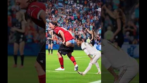 Comedy Moments in Football 🤣🤣