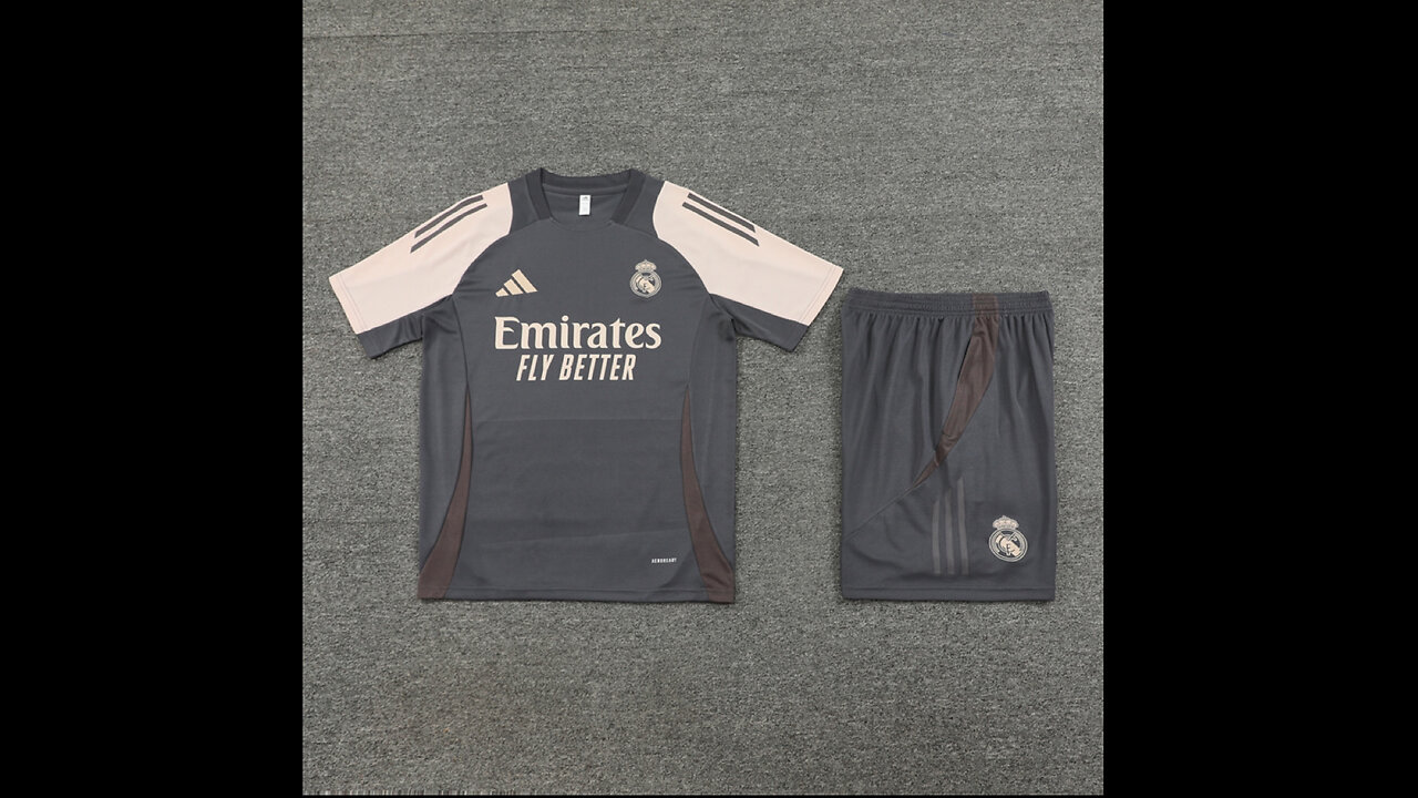 👉🏻⚽️2024/25 Real Madrid Adult Dark Grey Short Sleeve Training Kit