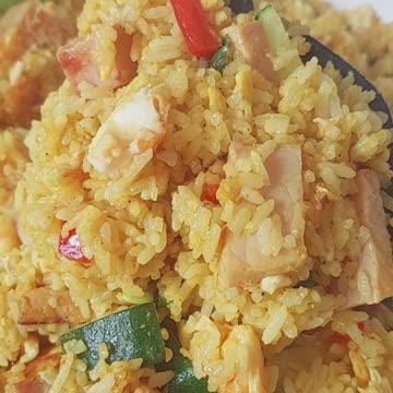 How to Make Yellow Rice with Ham & Veggies | Delicious & Simple 🍚 😋 Yellow Rice with Ham & Veggies
