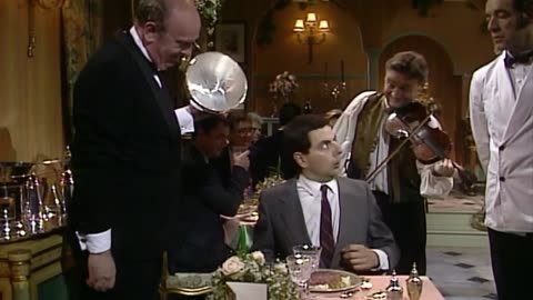 Christmas Dinner With Bean! | Mr Bean Live Action | Funny Clips | Mr Bean