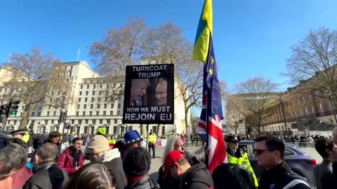 Protesters show support for Ukraine as leaders meet in London