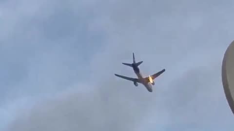 FedEx Plane's Engine Explodes After Bird Strike, Forces Emergency Landing