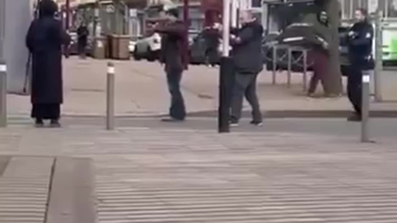 A man with a knife in France 🇫🇷 (a normal day)