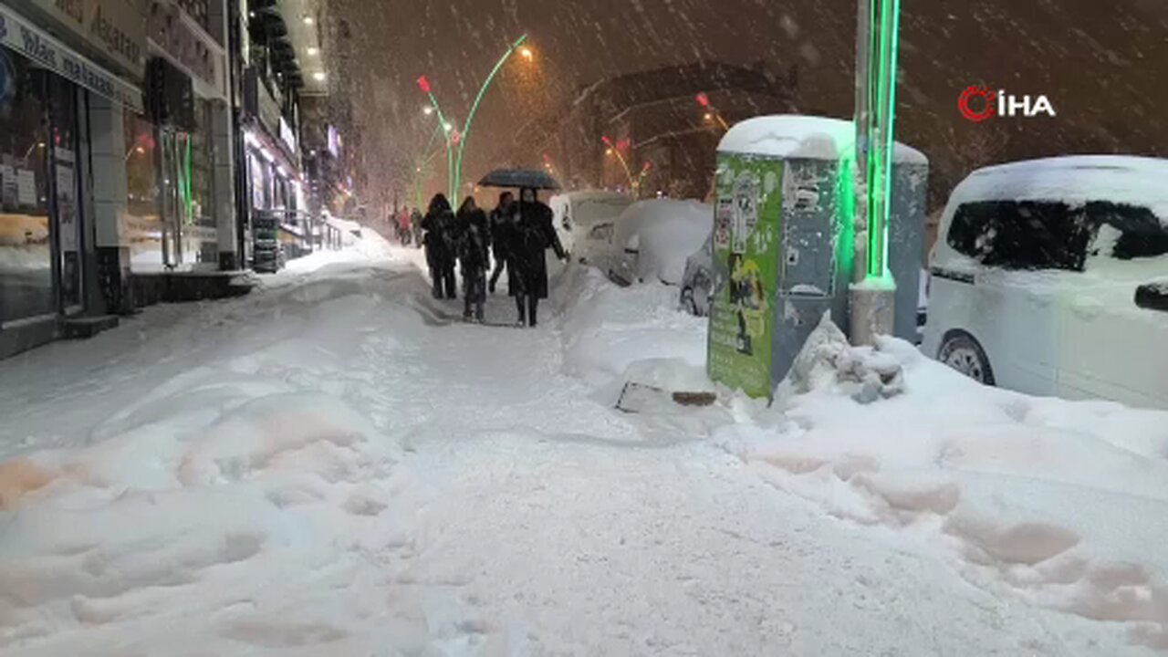 Şehir merkezinde snowboard keyfi
