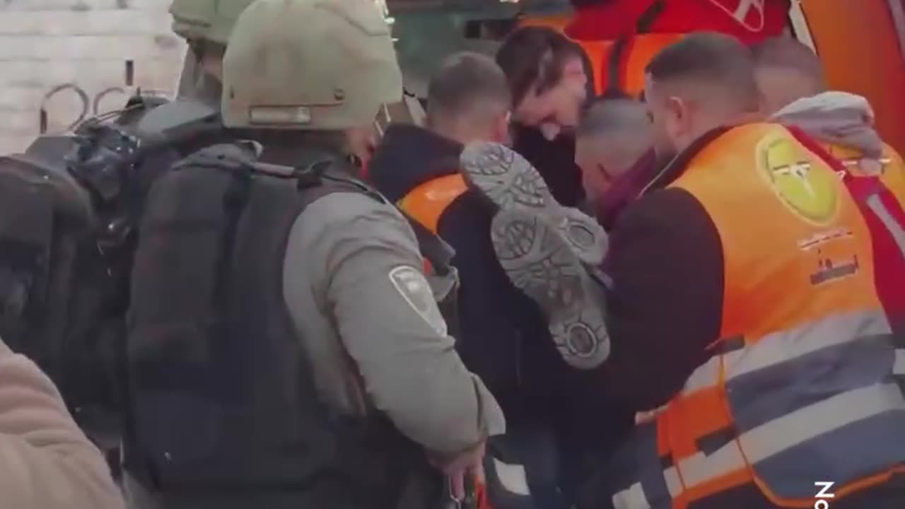 Israeli occupation forces attempted to arrest a wounded Palestinian youth