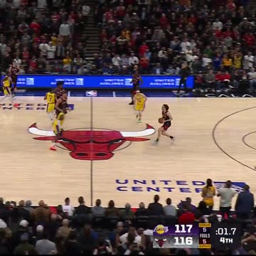 NBA - JOSH GIDDEY WINS IT AT THE BUZZER FROM HALF COURT 🚨