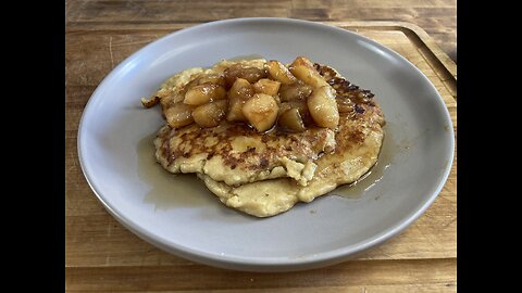 (Gluten-free) Cottage Cheese Pancakes with Caramelized Pears