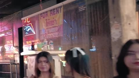 Walking tour Pattaya nightlife 2025