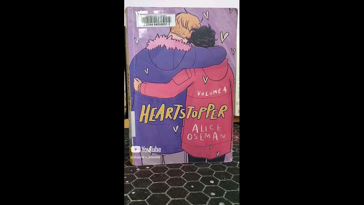 Review of Heartstoppers Volume 4
