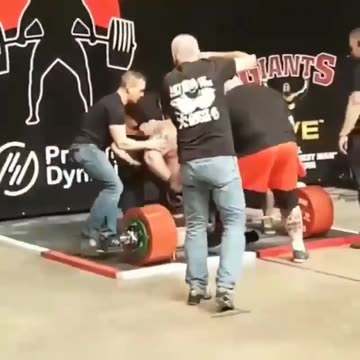 Eddie Hall pulls 500 kilograms