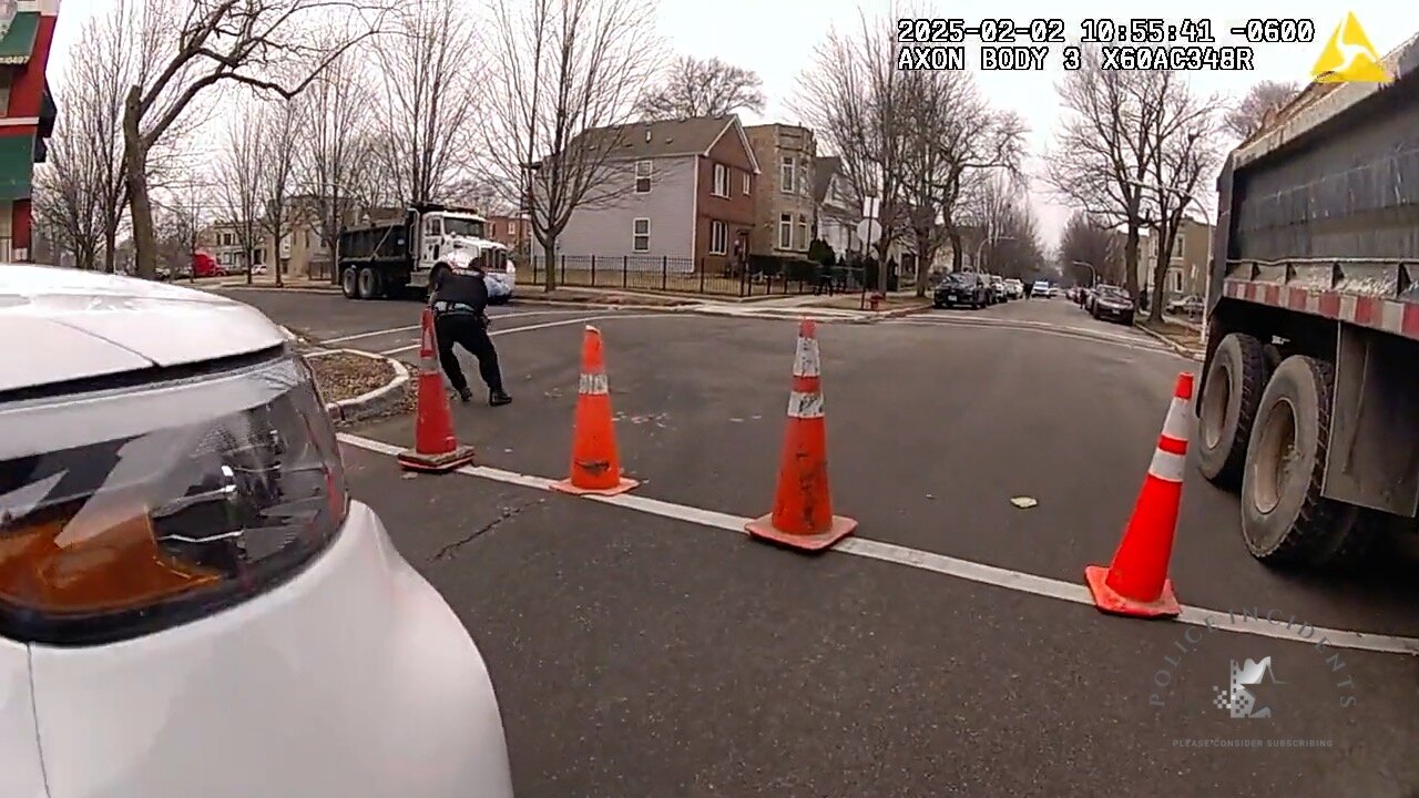 Chicago PD Officers in Shootout with Fleeing Burglary Suspect, Gun Recovered