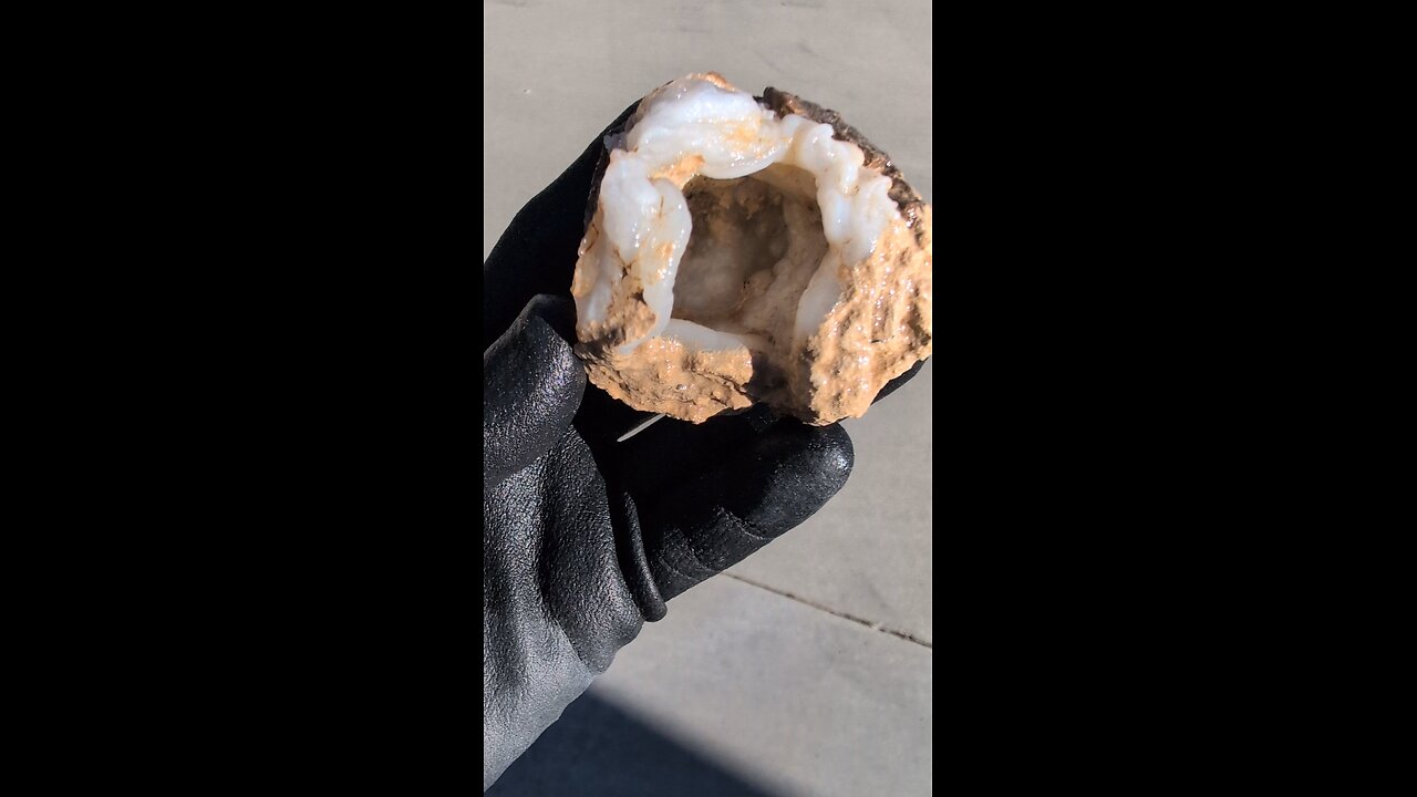 Chalcedony Geode w/opal!