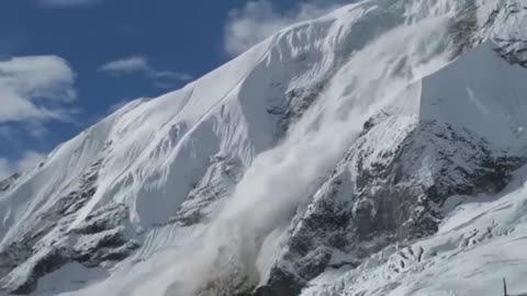 75 Massive Rockfalls Caught on Camera !