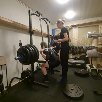 Squat with bands 240kg