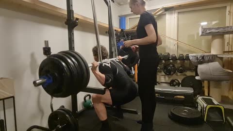 Squat with bands 240kg