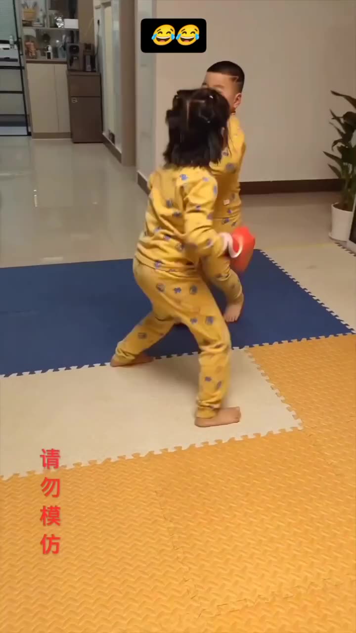 Real fight between two kids