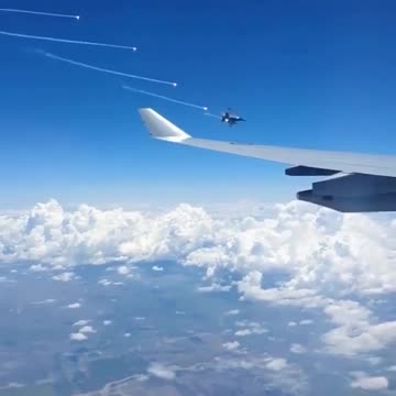 F-18 Pulls a move and flares