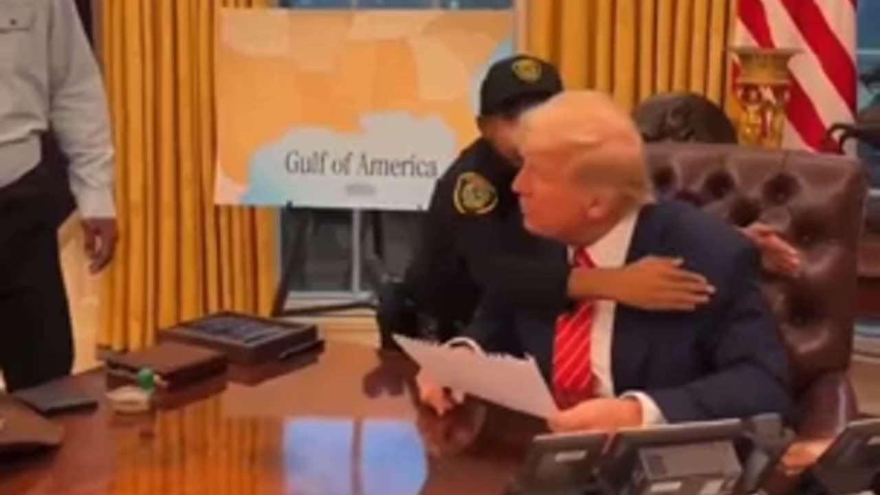 DJ Daniels gives President Trump a nice hug. 🤗I