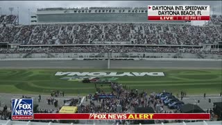 Trump is greeted with massive applause at the Daytona 500