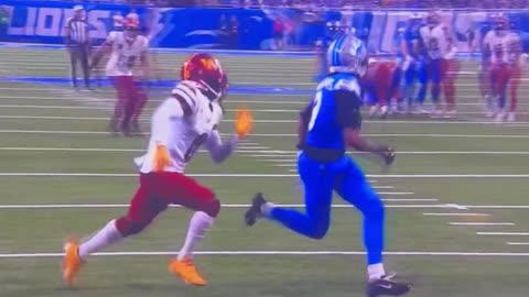 Commanders Mike Sainristil intercepts Lions Jared Goff, great play