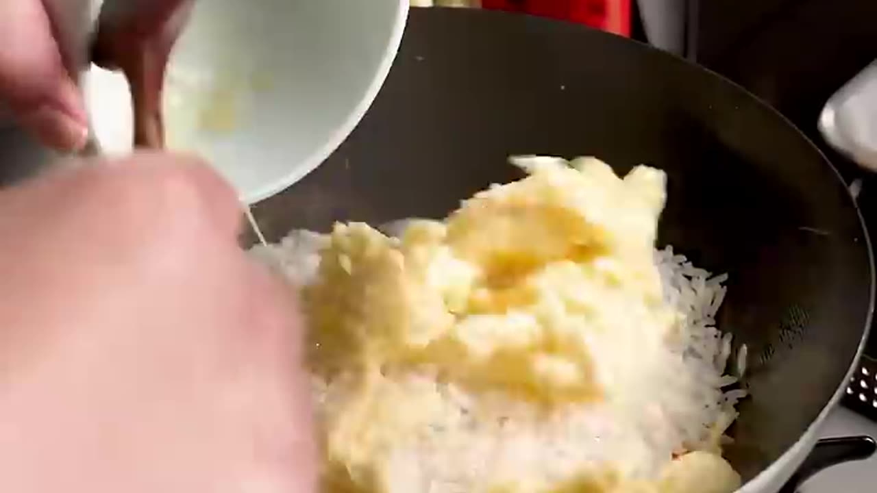 🍳 "Authentic Egg Fried Rice Recipe" 🍚
