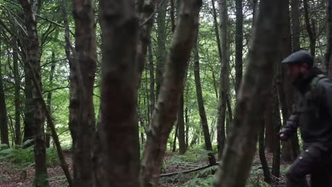 Cooking a Full English Breakfast in the Woods - Cast Iron Cook Up