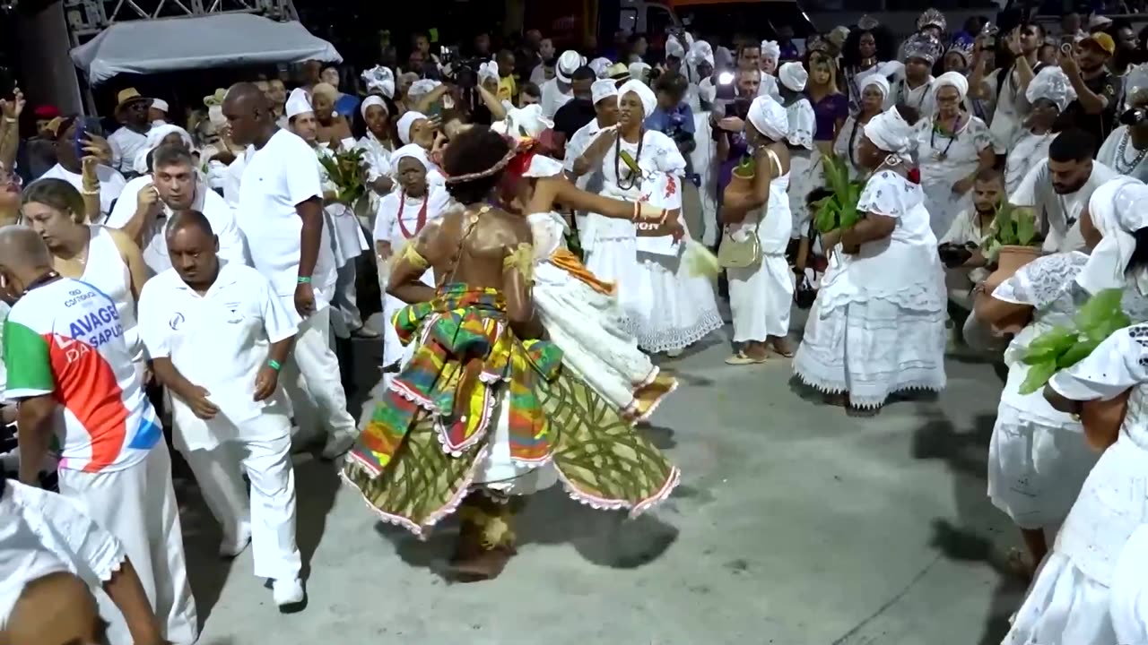 Spiritual cleansing marks start of Rio's Carnival preparations