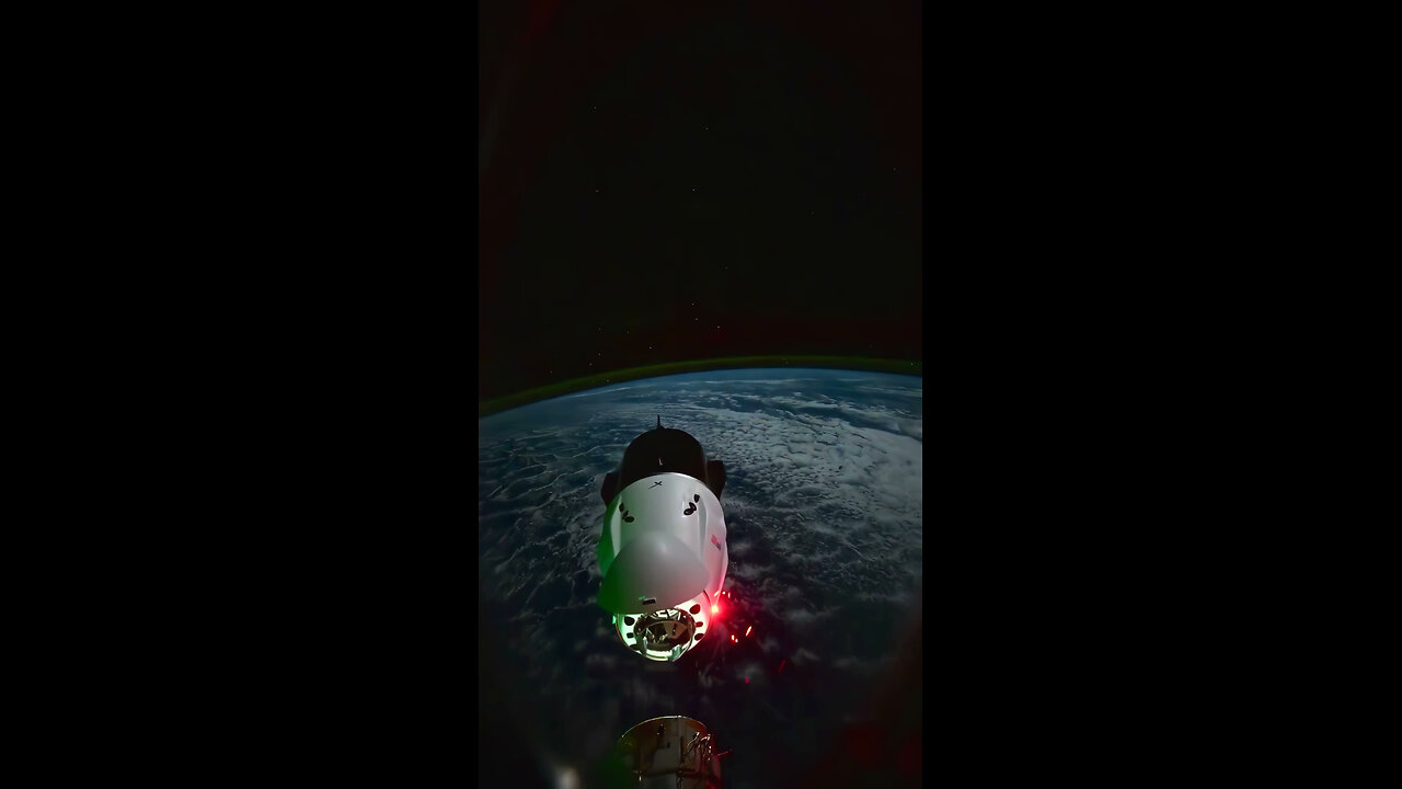 March 16, 2025 at 04:04:52 UTC: #Dragon #Endurance, docks to the #ForwadPort of #Harmony #module.