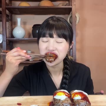 Fried Black Chapagetti Roll