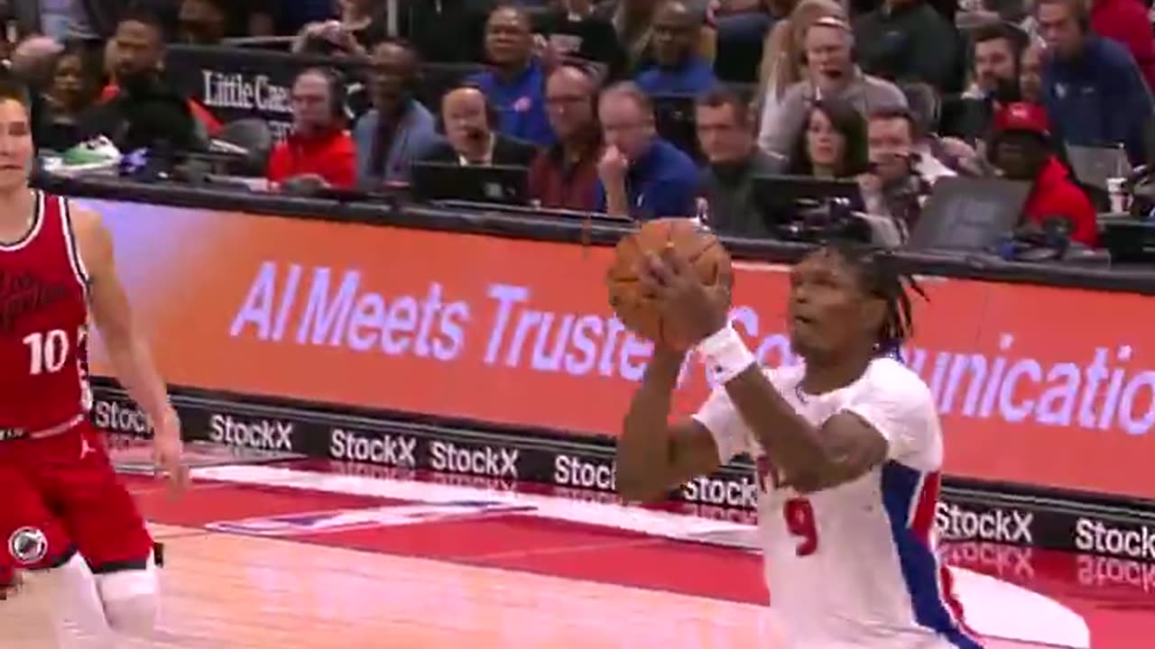 NBA - THIS CADE PASS 🔥 Did he throw it more like a QB or a pitcher? 🤔