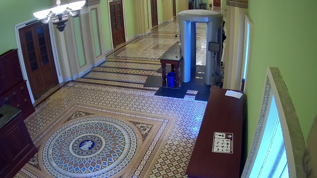 0304USCS03SenateGallerySWnearS324_2021-01-06_09h20min01s697ms.mp4