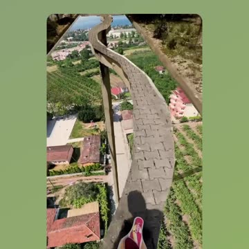 Juggling maniacs do parkour without limits - Total Emotion - 11