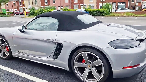Amazing Porche 718 Boxster