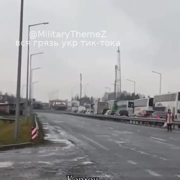 Ukrajinci před Novým rokem masivně prchaji do Polska