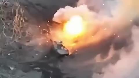 Russian Armored Column is Surrounded and Destroyed(Incredible Footage)