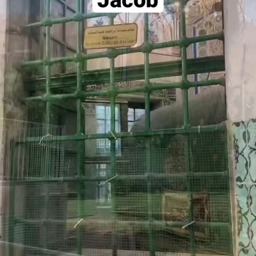 Visiting the tombs of Abraham, Issac and Jacob