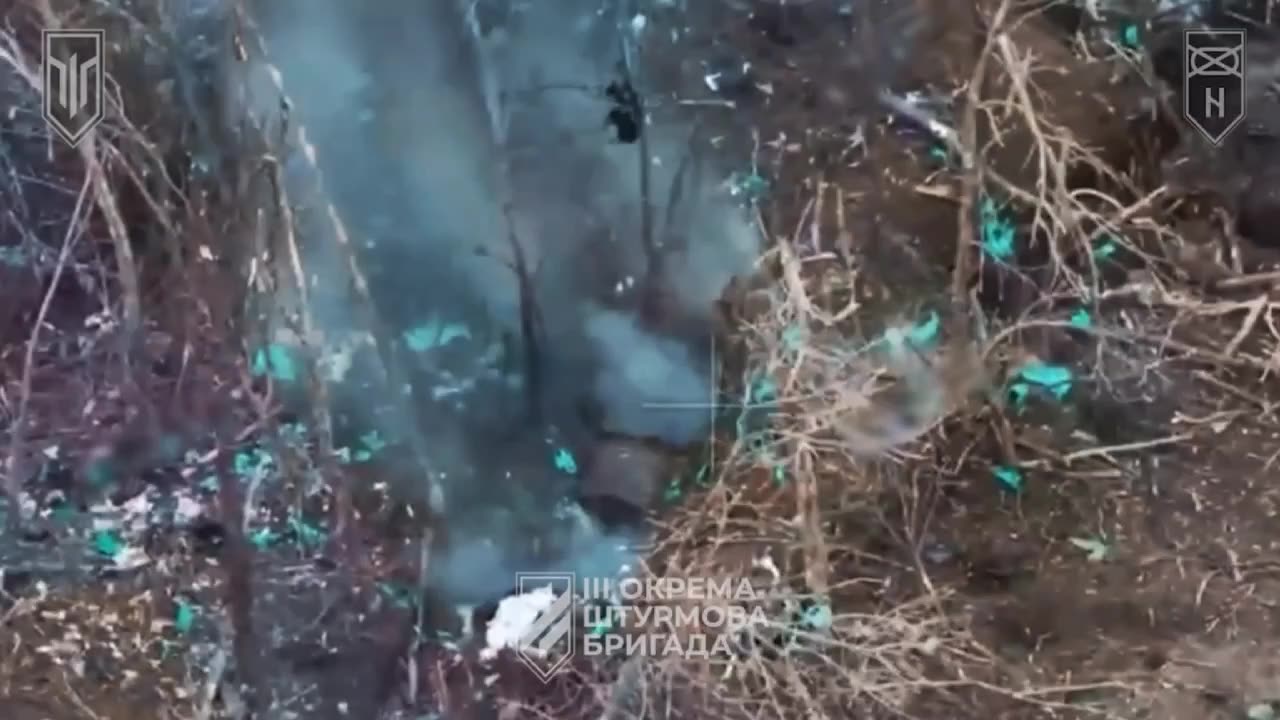 Intense Battle Erupts When a Group of 5 Russian Soldiers Move on Ukrainian Lines