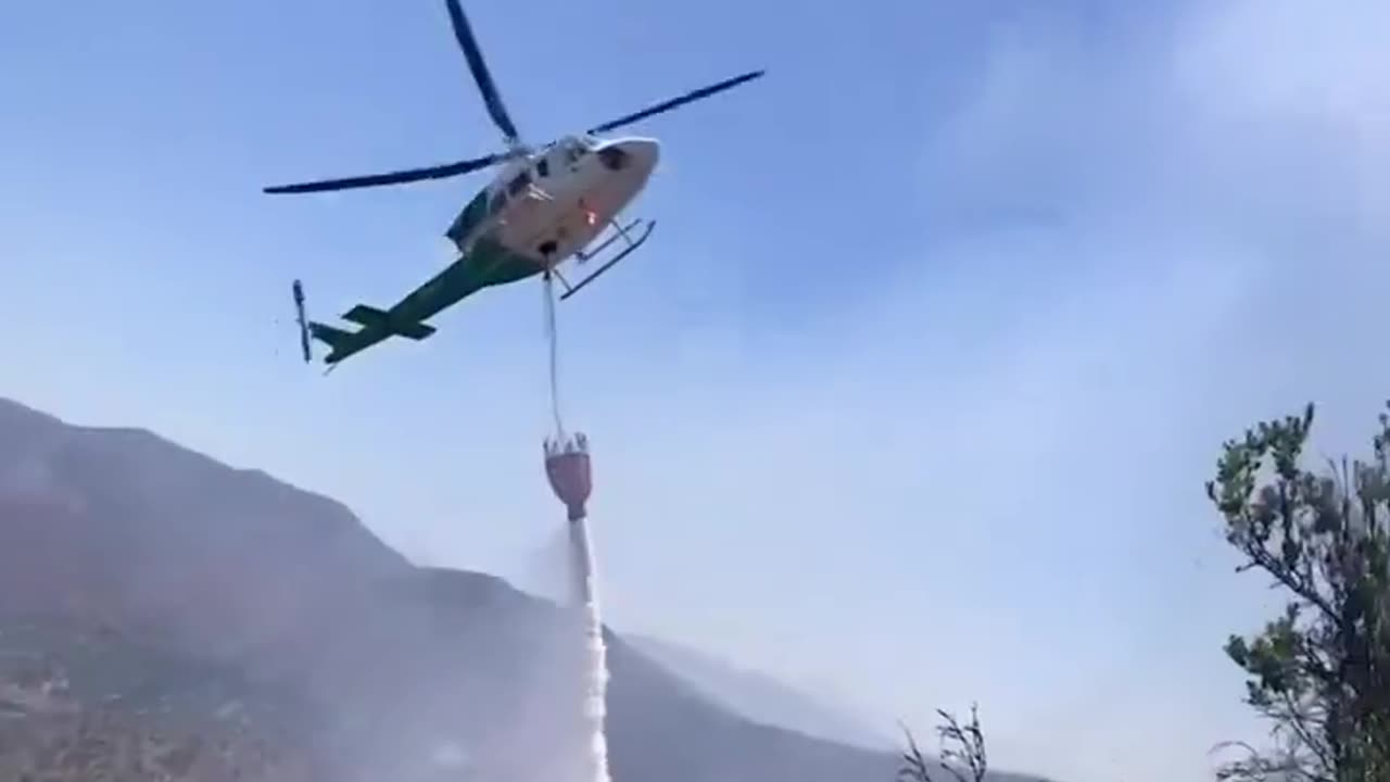 Shout Out to All the Heroes of the Sky Fighting the LA Fires
